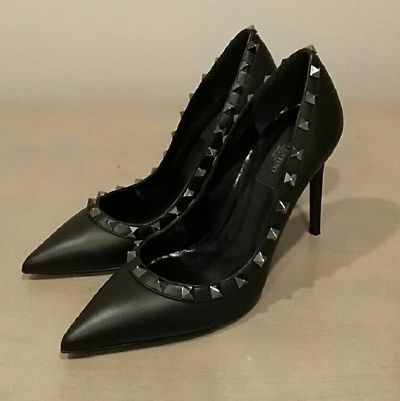 Valentino Garavani Shoes - New VALENTINO GARAVANI Rockstud Pointy Toe Pump